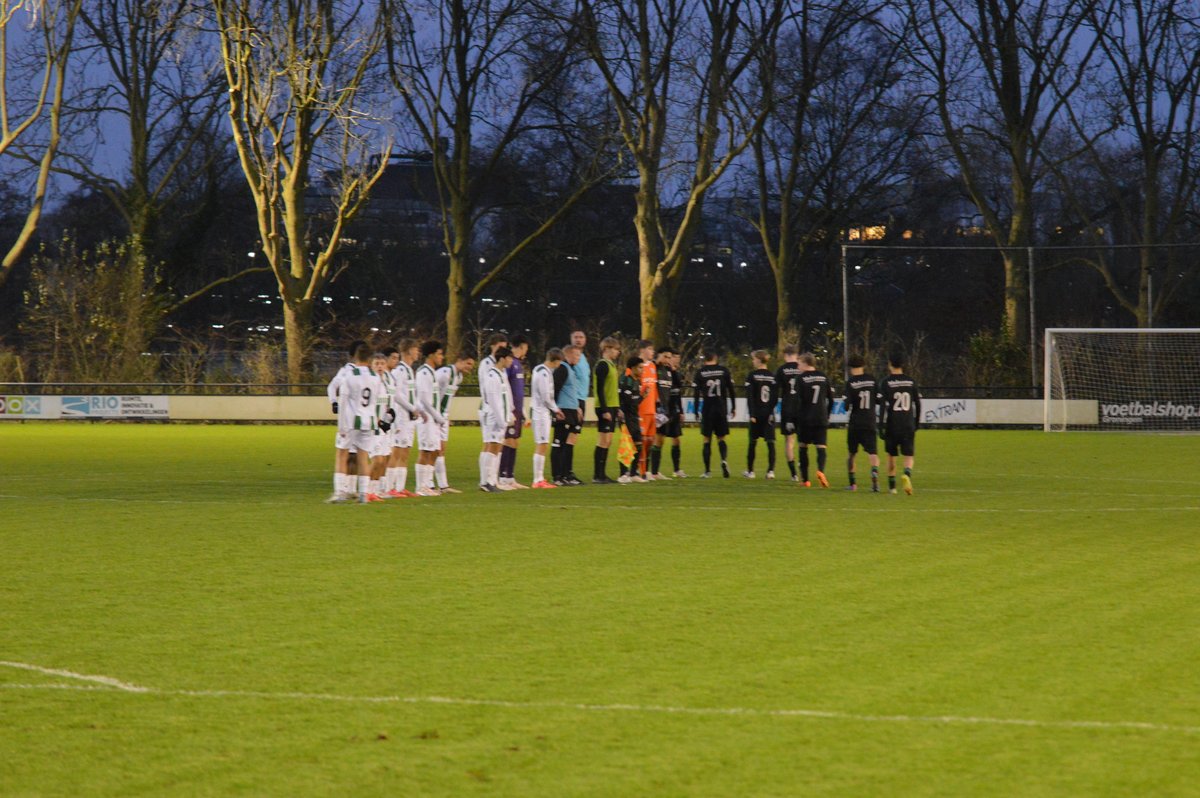 PEC Zwolle o19 vergeet de koppositie te pakken na nederlaag in Groningen